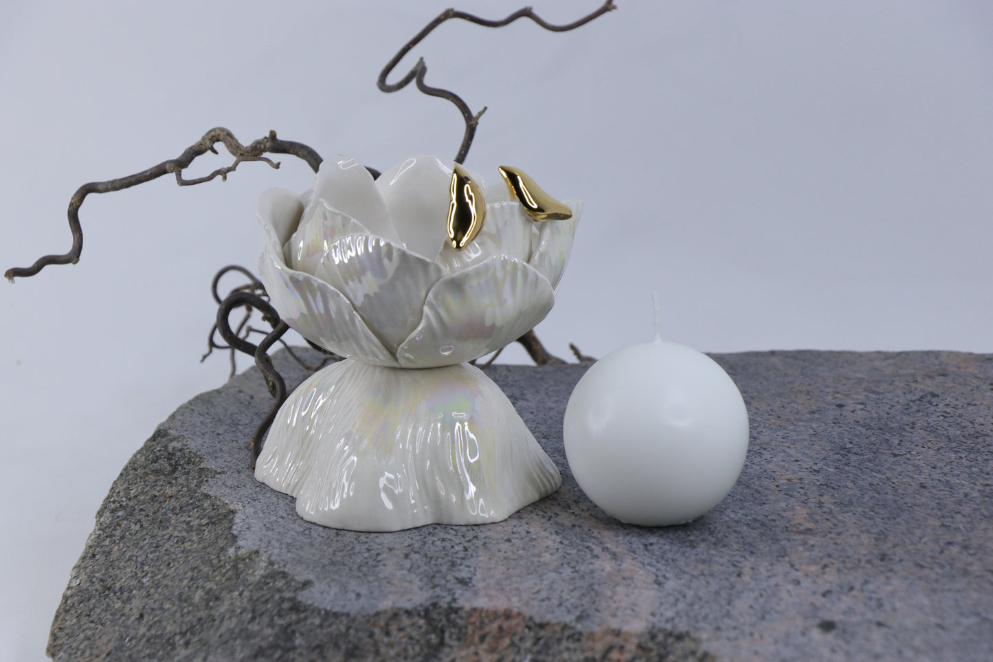 Oval peace | With birds