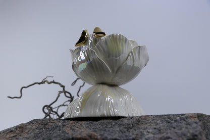 Oval peace | With birds