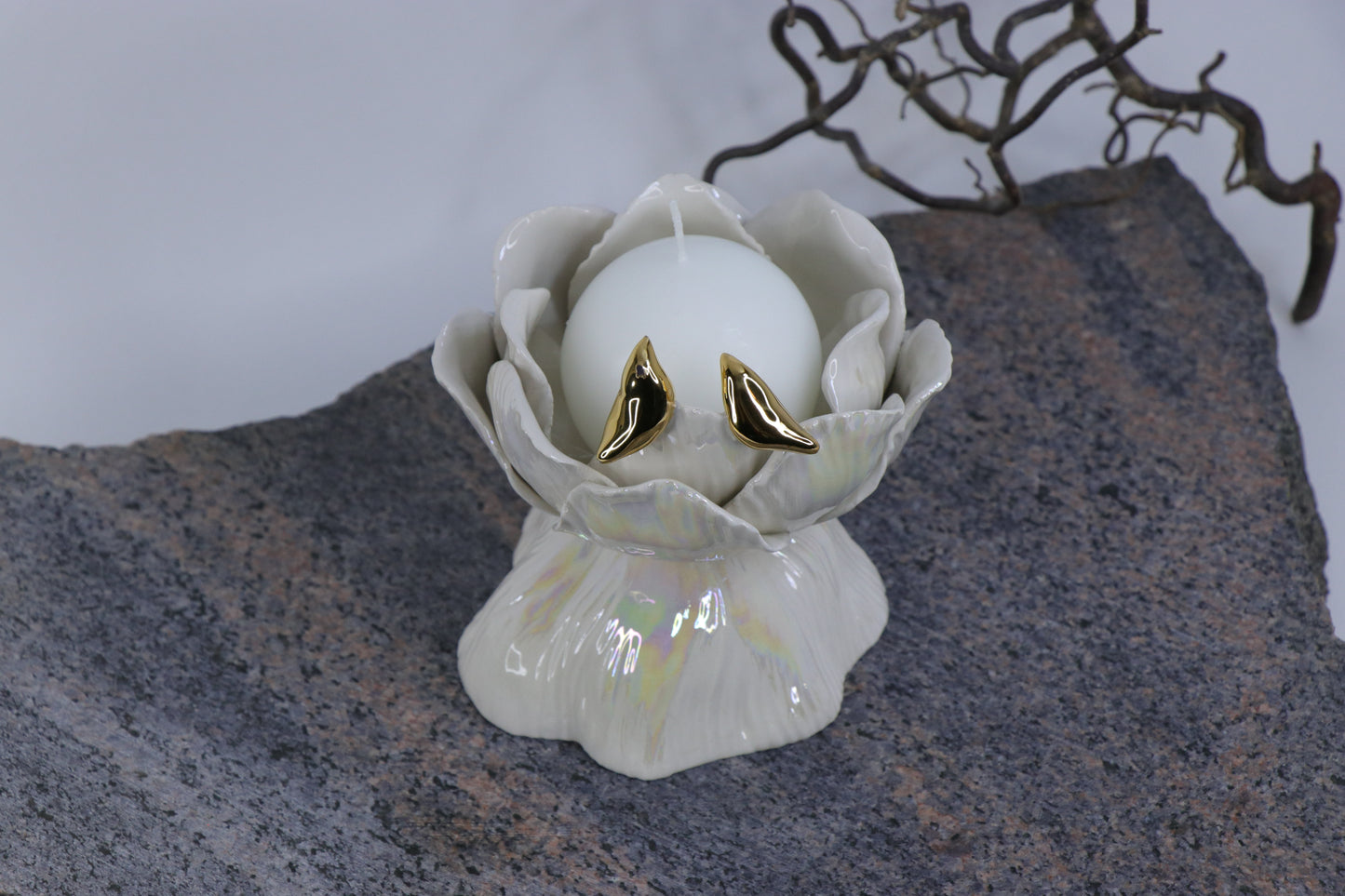 Oval peace | With birds