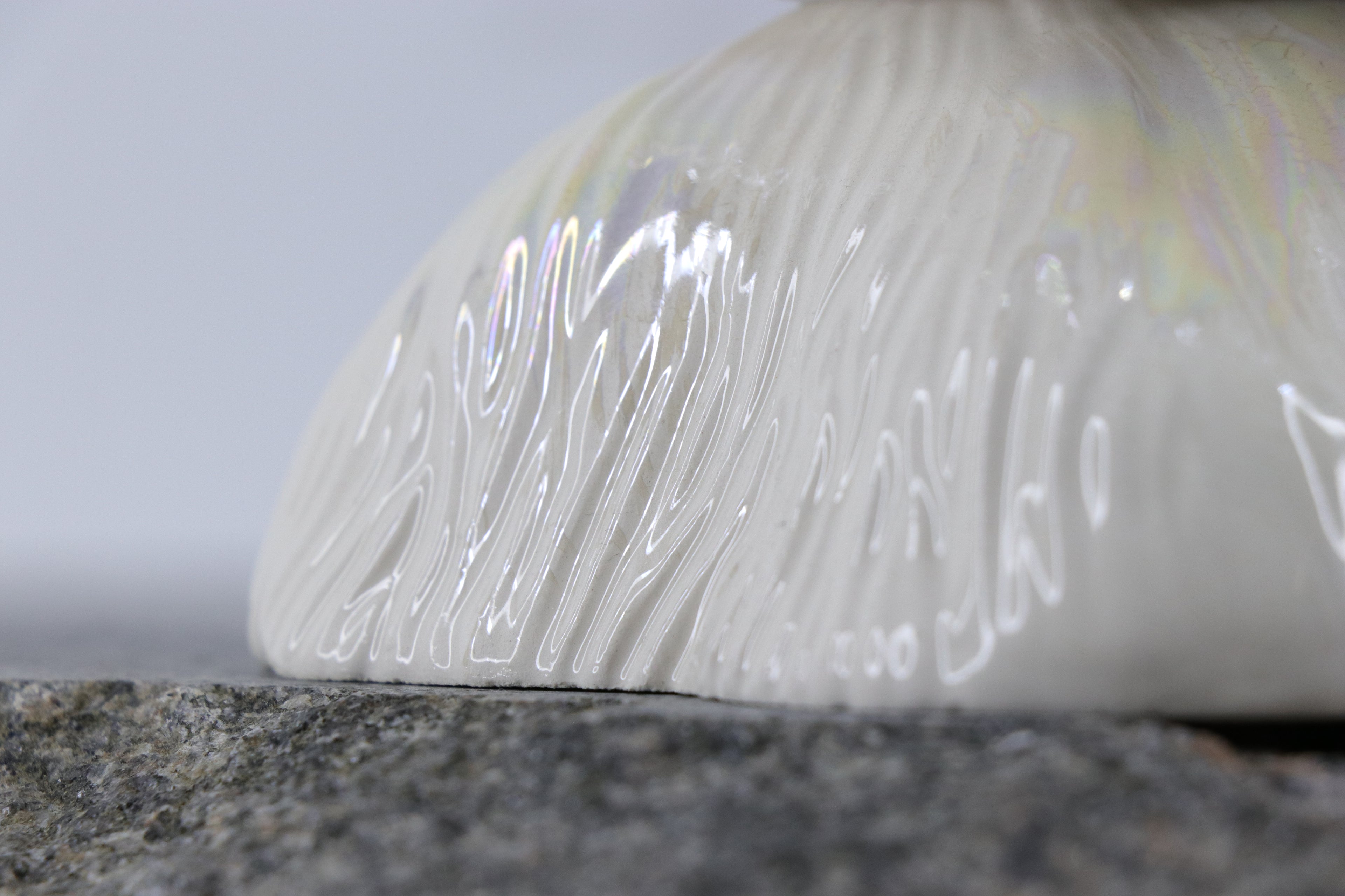 Oval peace | With birds