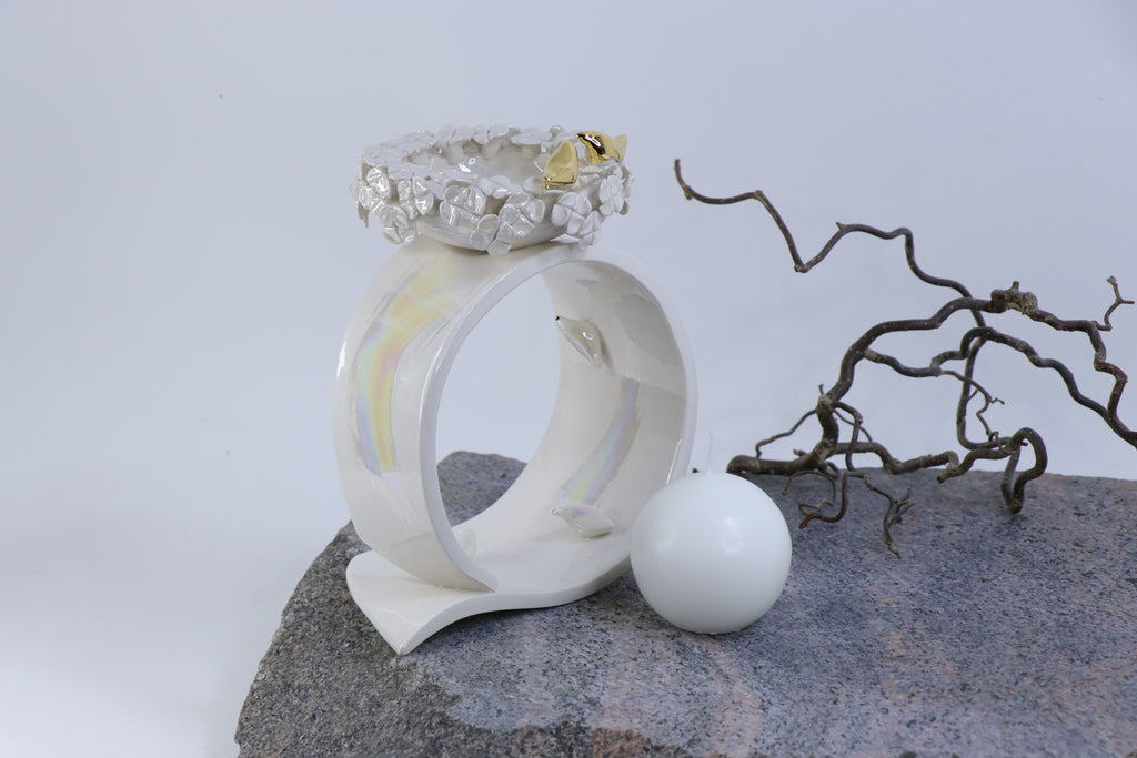 Oval peace | With birds