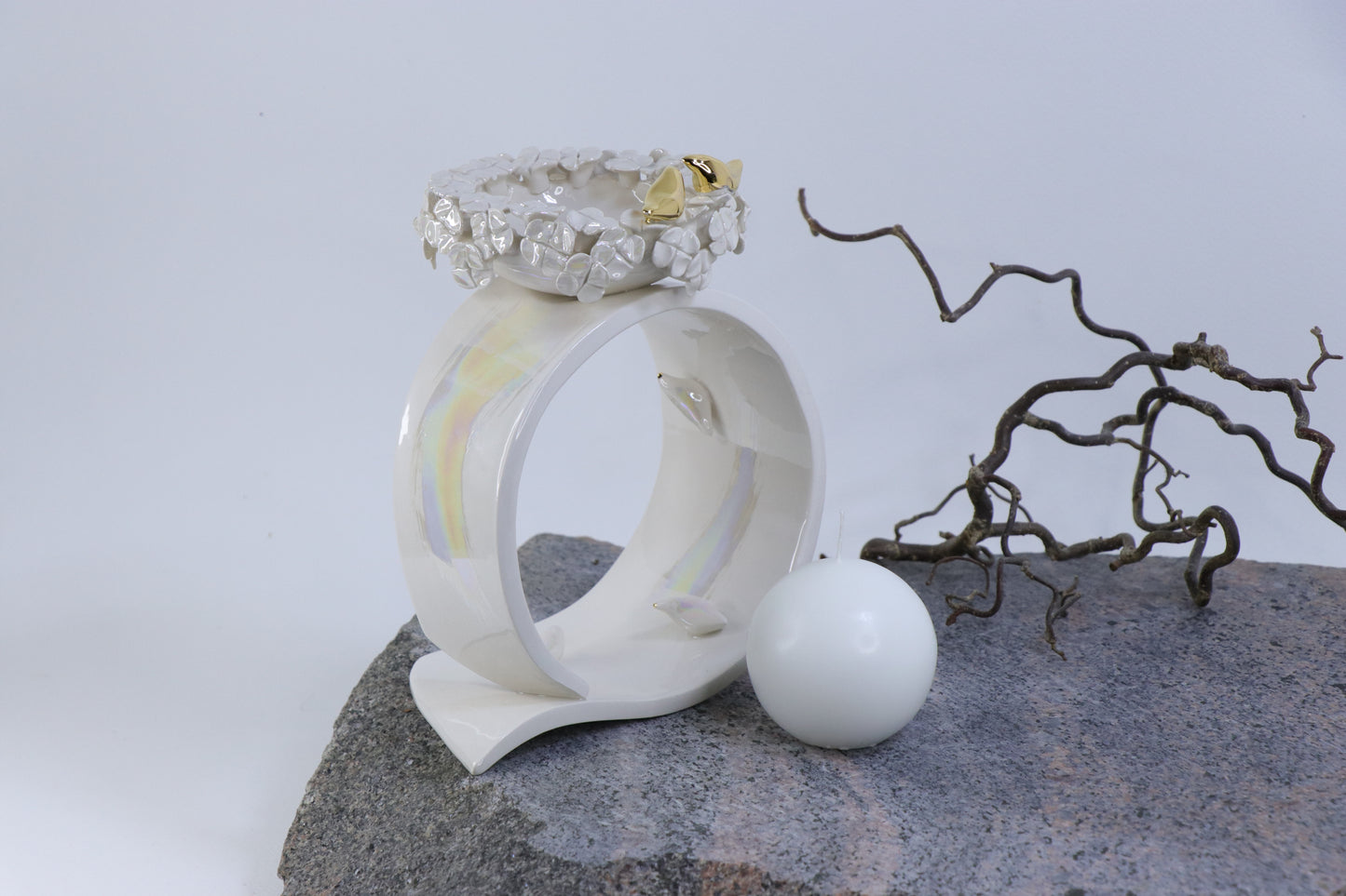 Oval peace | With birds