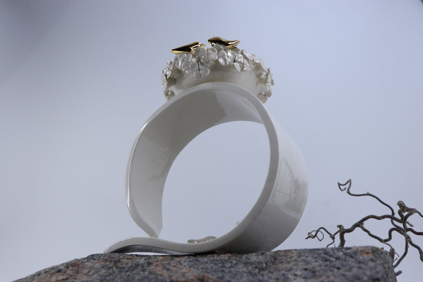 Oval peace | With birds