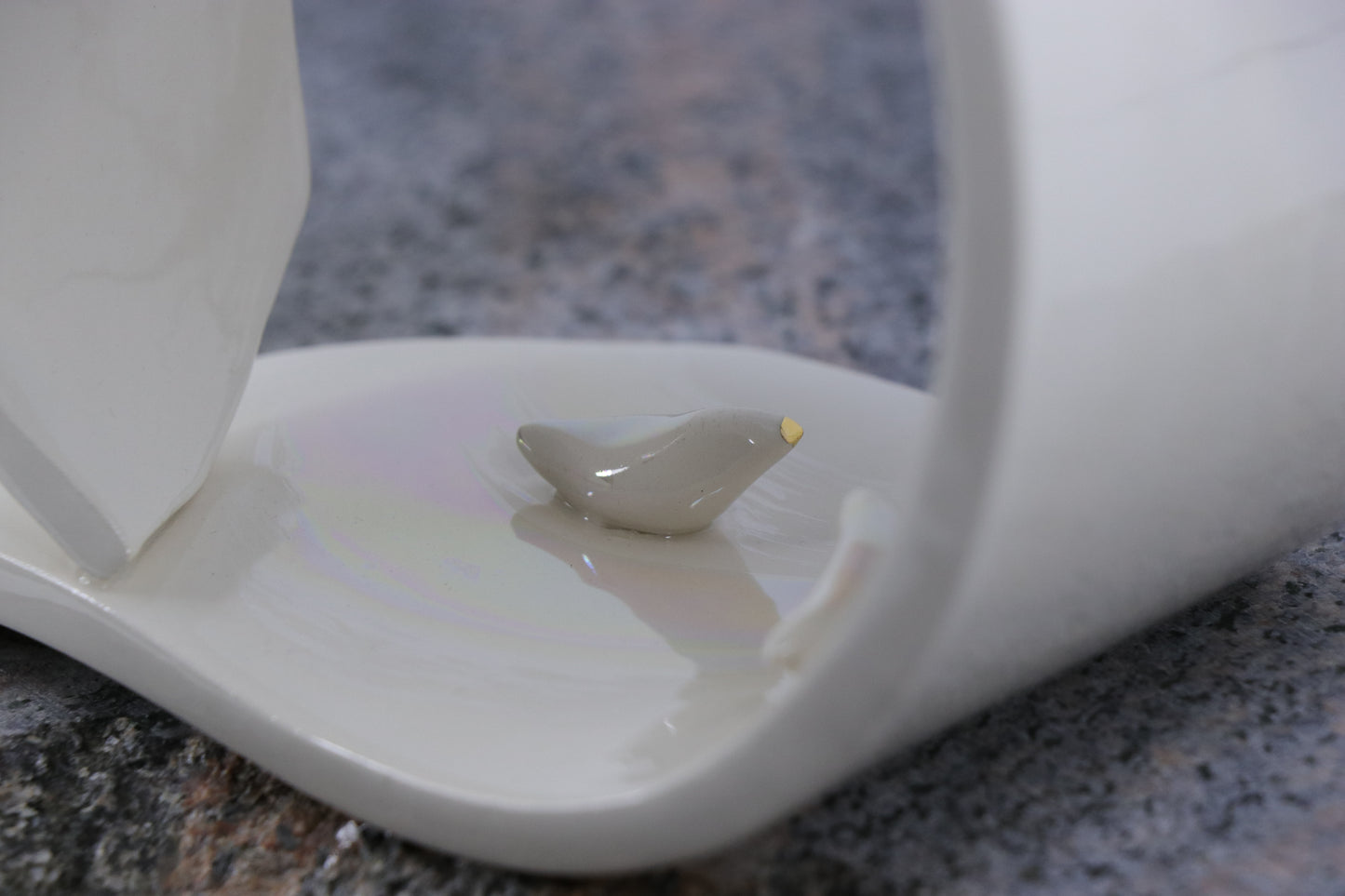 Oval peace | With birds