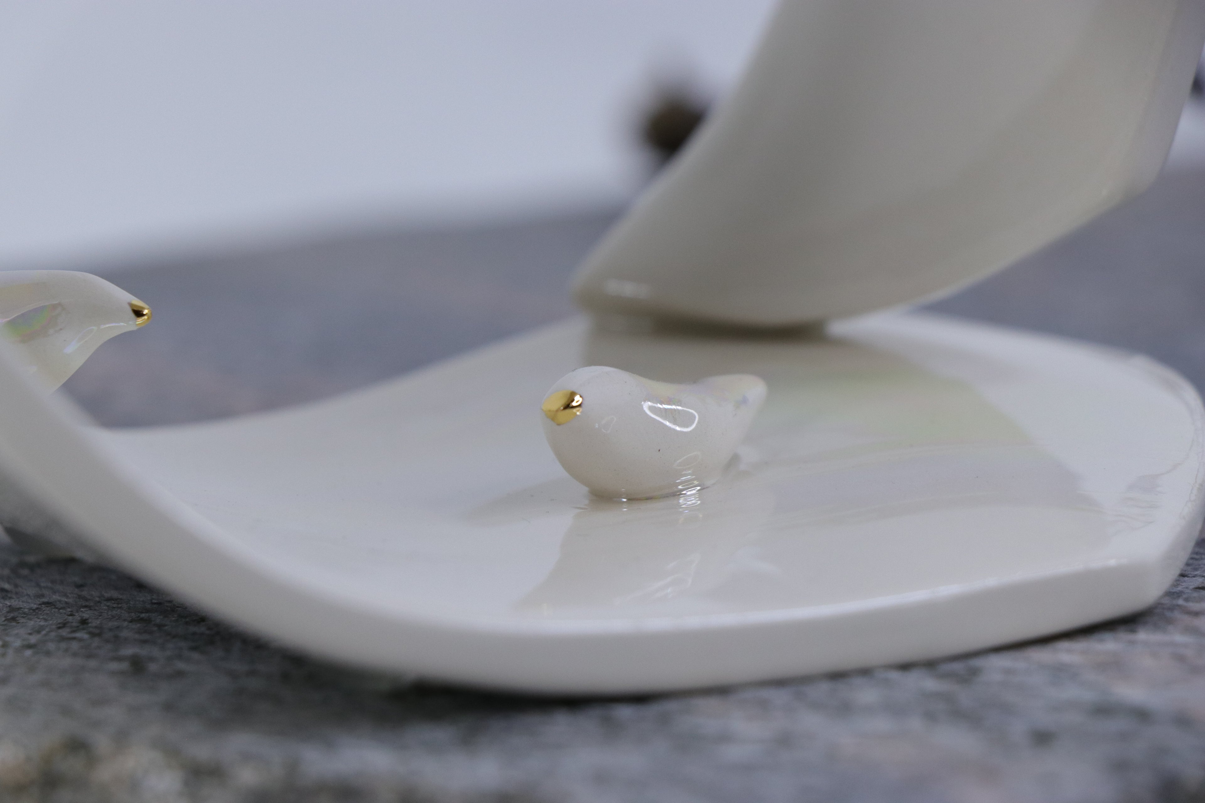 Oval peace | With birds