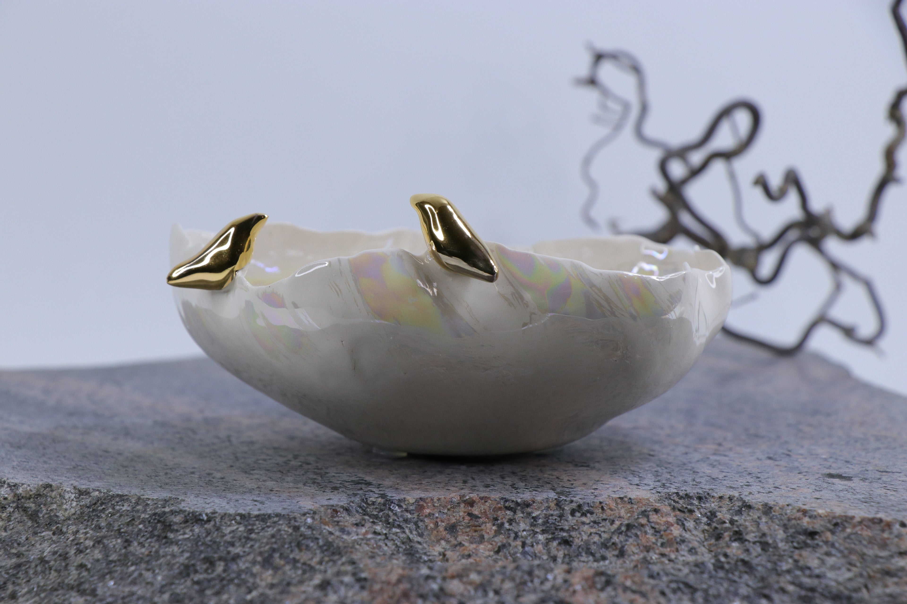 Oval peace | With birds