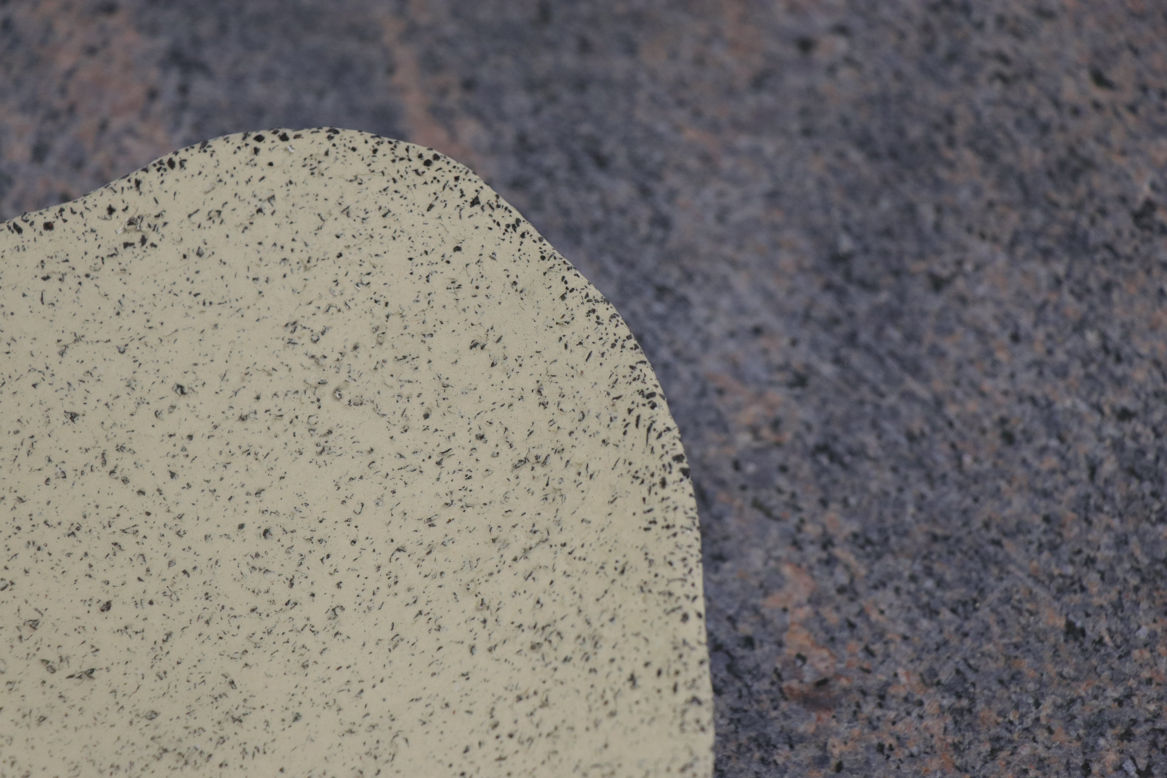 Šviesusis akmuo | Lėkštė